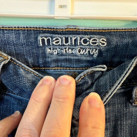 Maurice’s high-rise curvey jeans , size 10 short . - Picture 3 of 4